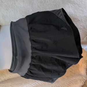 Adidas women’s running shorts SZ S